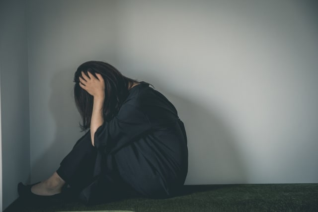 ストレスを抱える女性